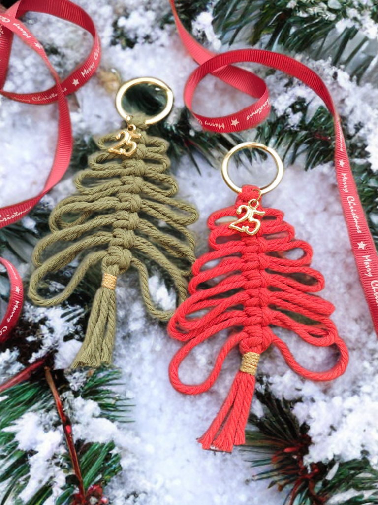 Γούρι-Μπρελόκ μακραμέ "25"